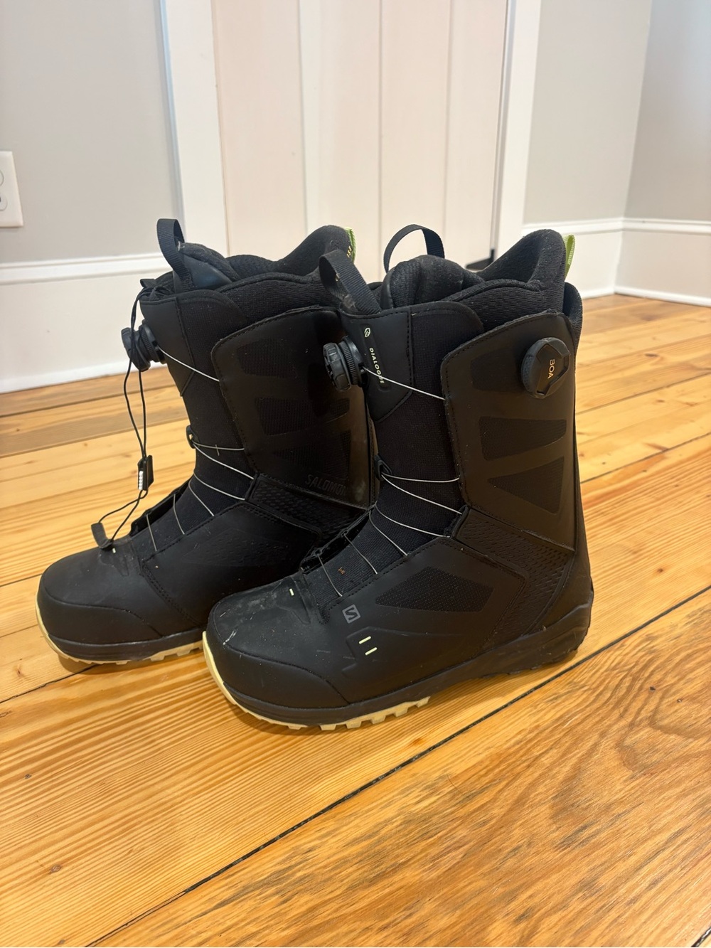 Salomon Black Snow Boots with Lime Accent Pull Tab